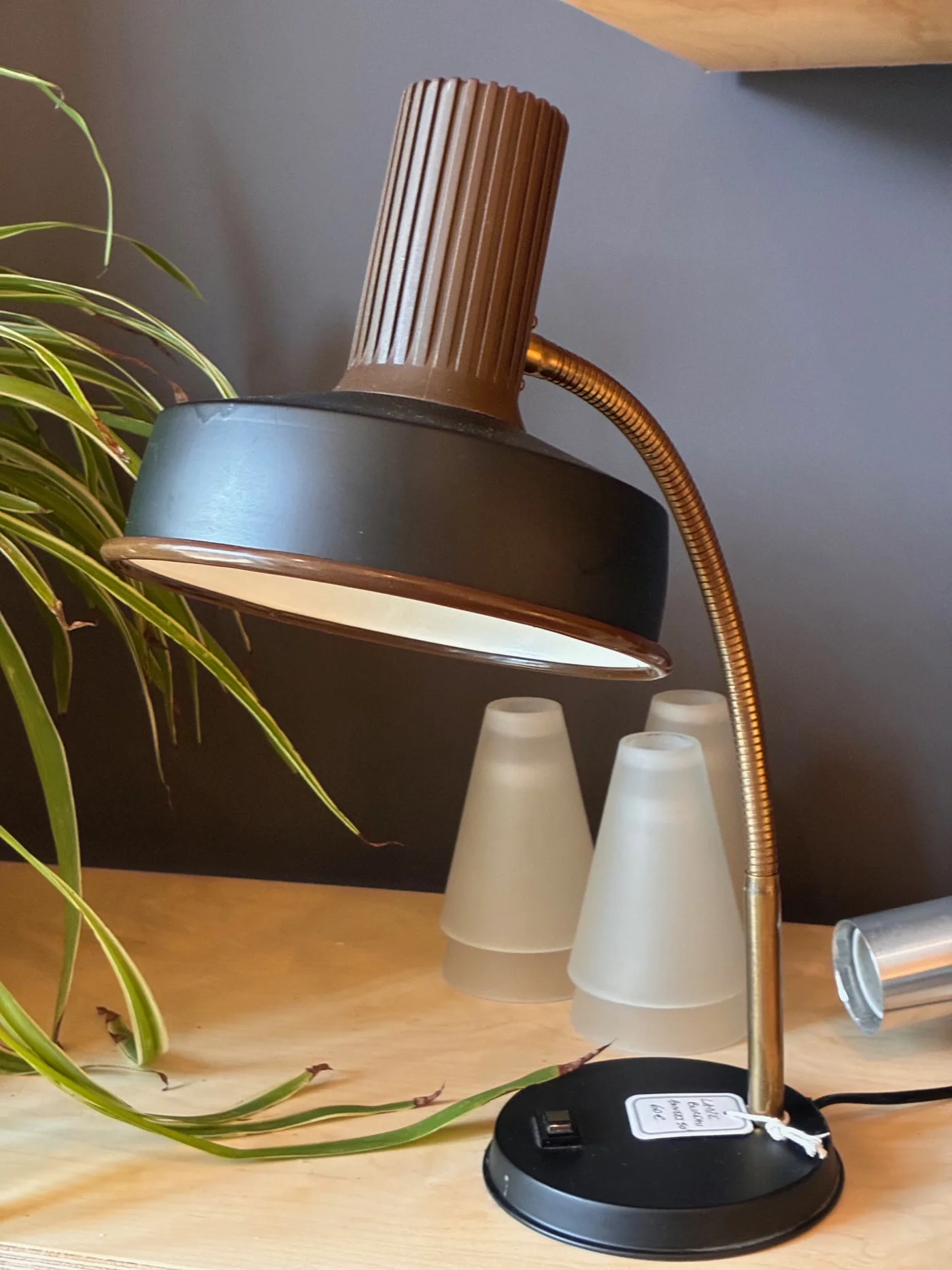 Lampe de bureau en tôle - 1950s 