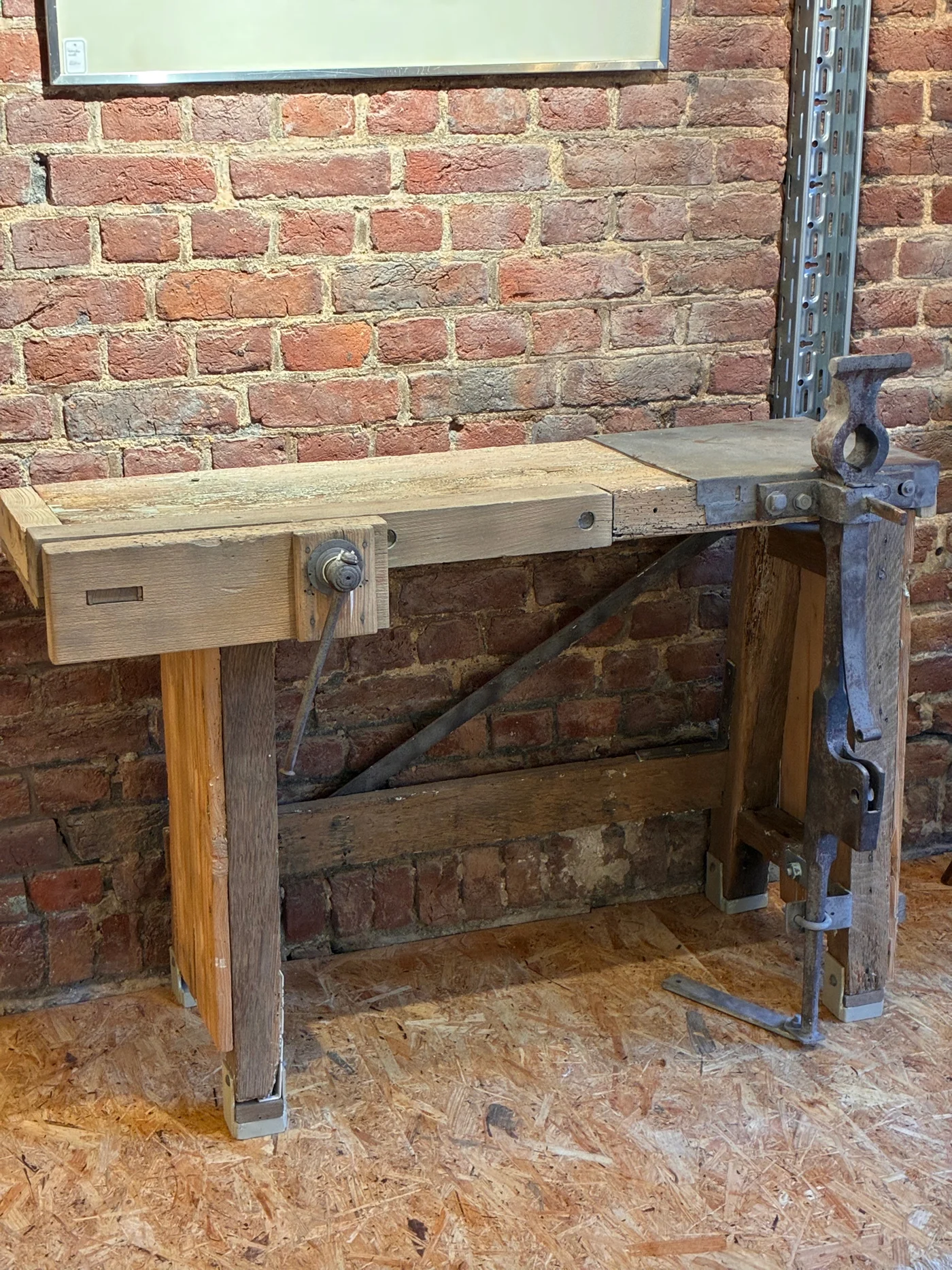 Ancien établi d'atelier