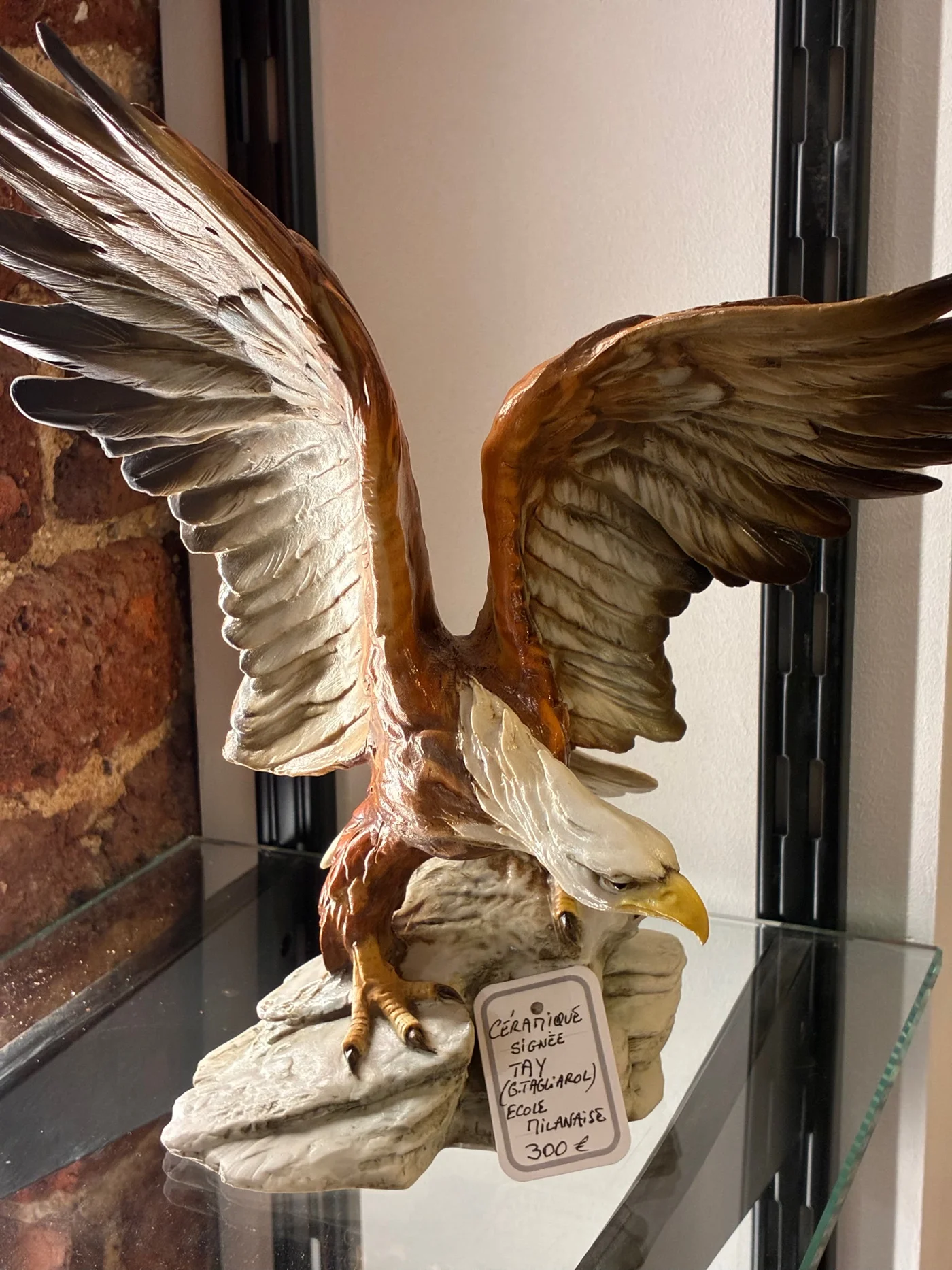 Sculpture aigle à tête blanche en céramique - TAY (1915-1991) Giuseppe Tagliarol - Ecole milanaise - Ht 25 cm