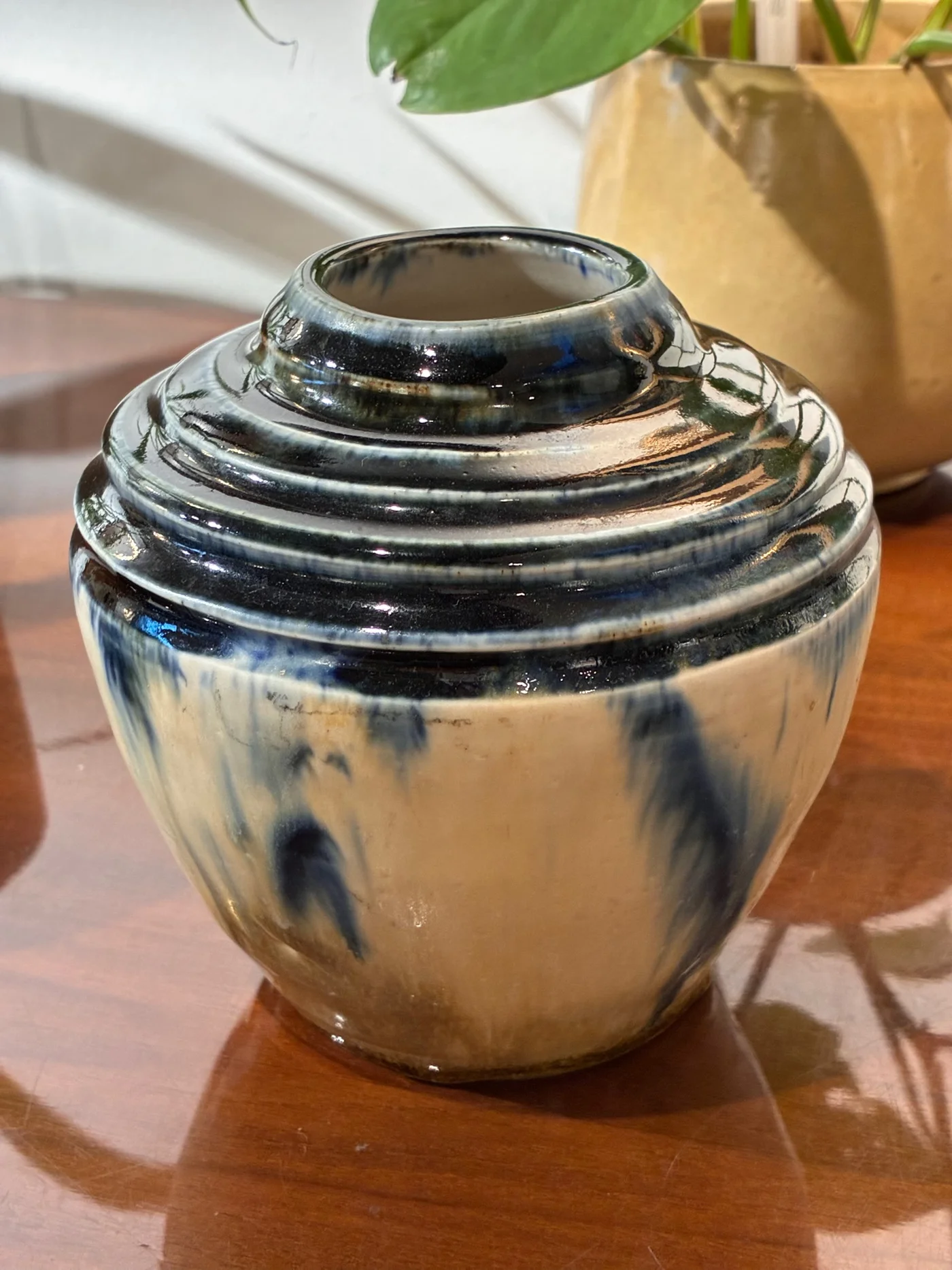 Vase céramique émaillée bleu et blanc 