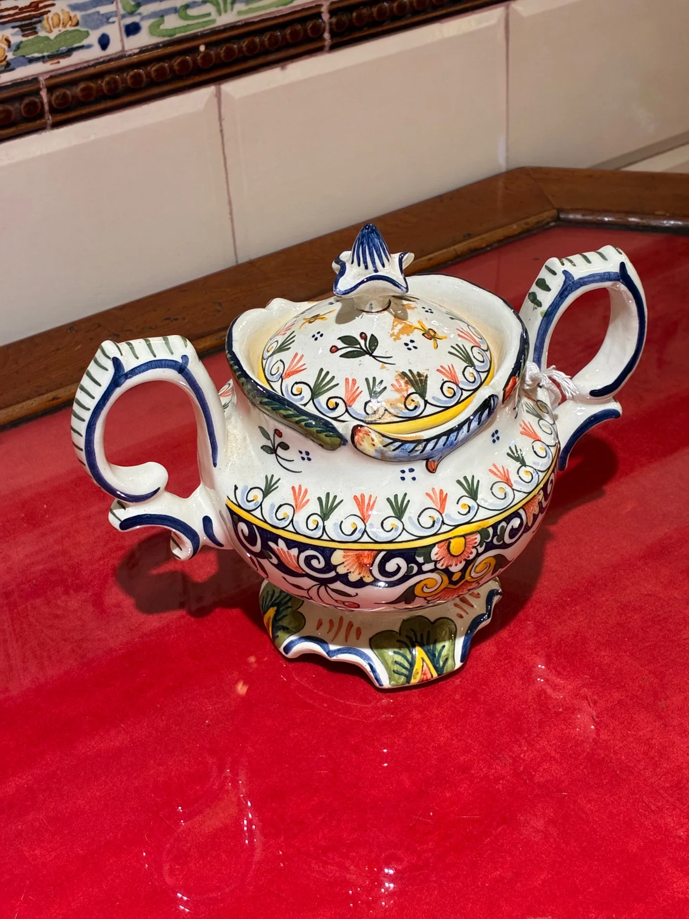 Petit pot polychrome faïence Rouen, 2 anses et couvercle, type sucrier 