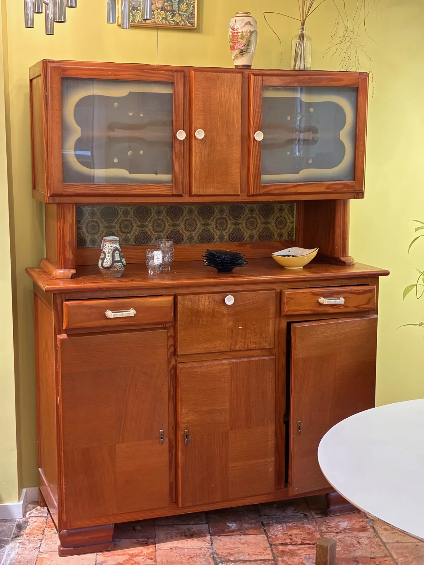 Meuble 2 corps type vaisselier ou meuble de cuisine, années 50-60