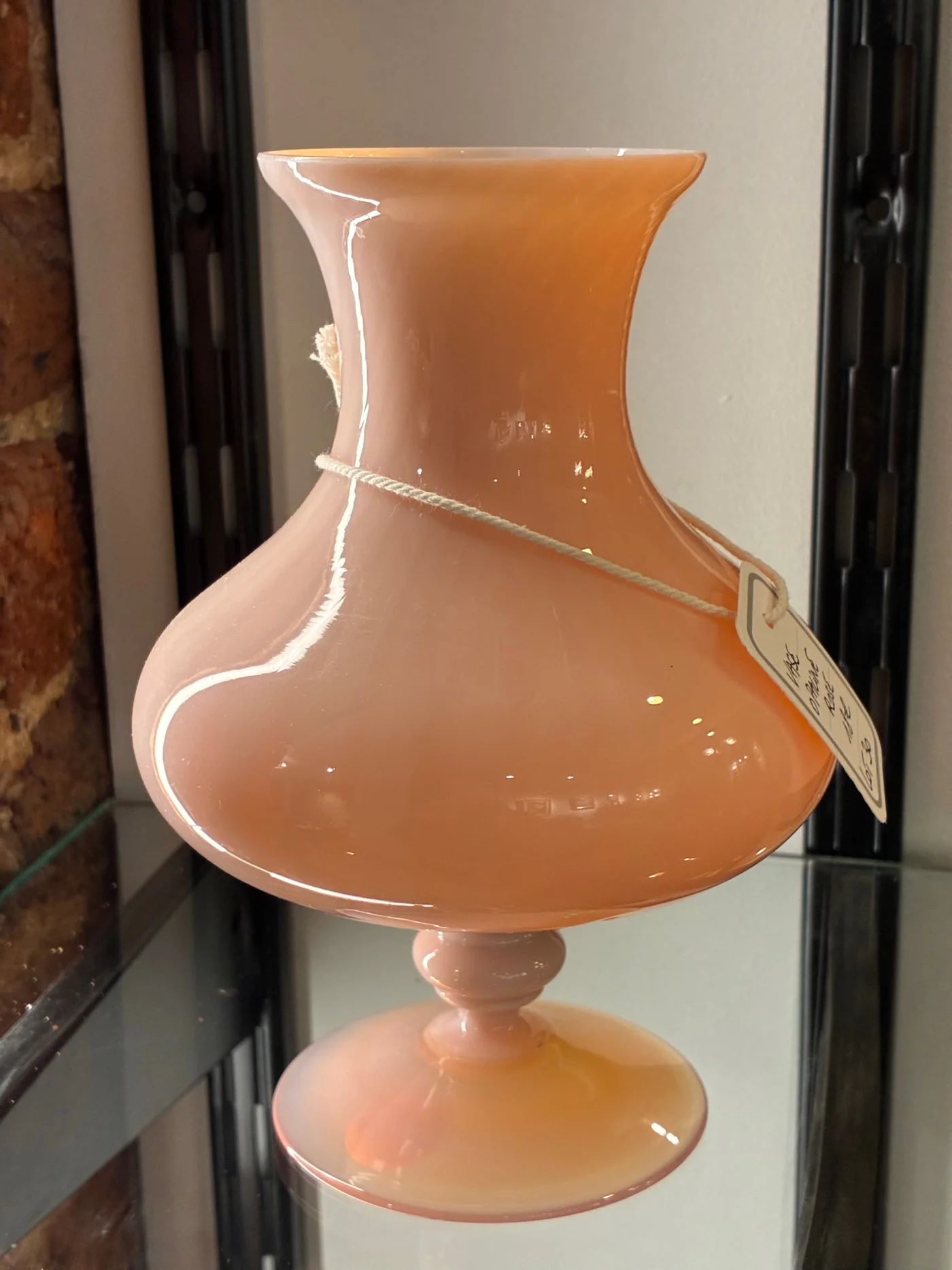 Vase en opaline rose
