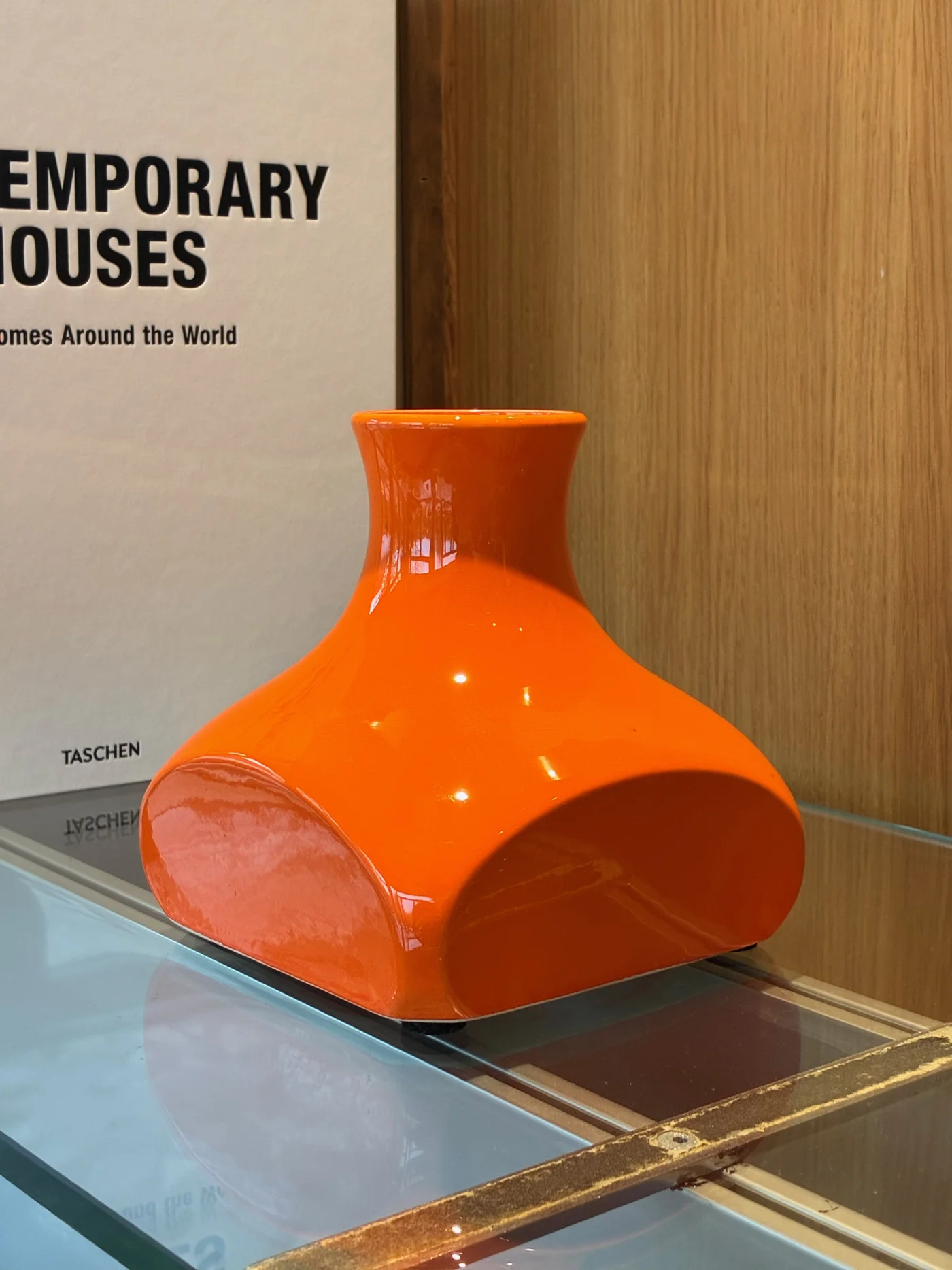 Vase orange "space Age" - Origine scandinave probable - Mid-20th century 