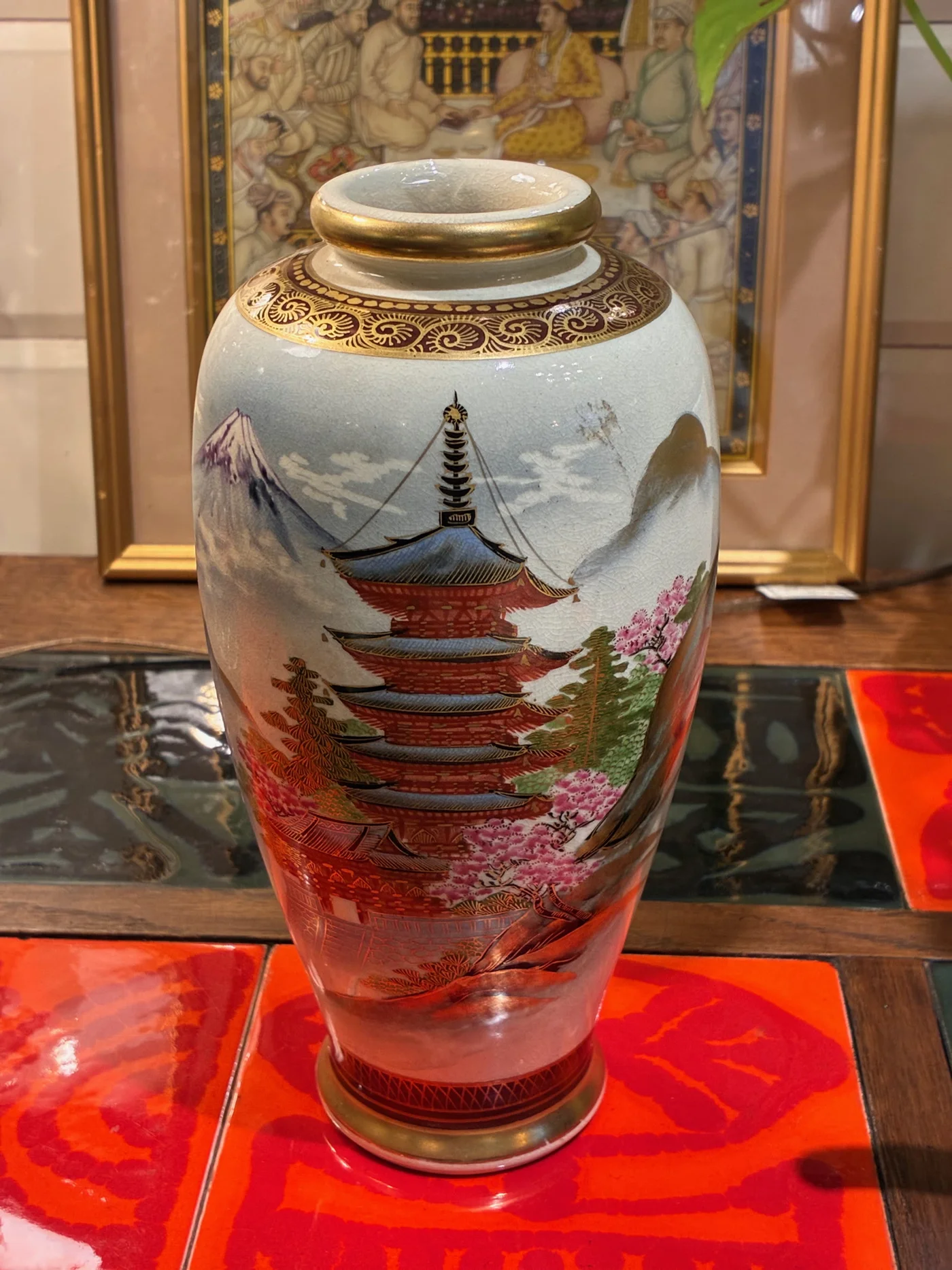 Porcelaine asiatique - Vase à décor asiatique 