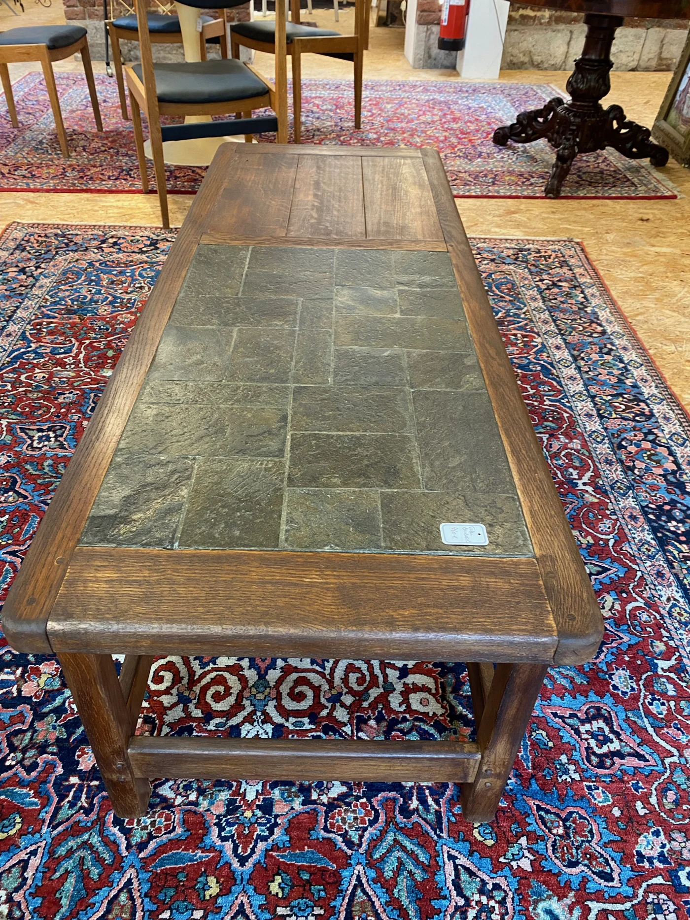 Table basse de salon en chêne et schiste en céramique de style brutaliste - Ht 48 x 55 x 150 cm