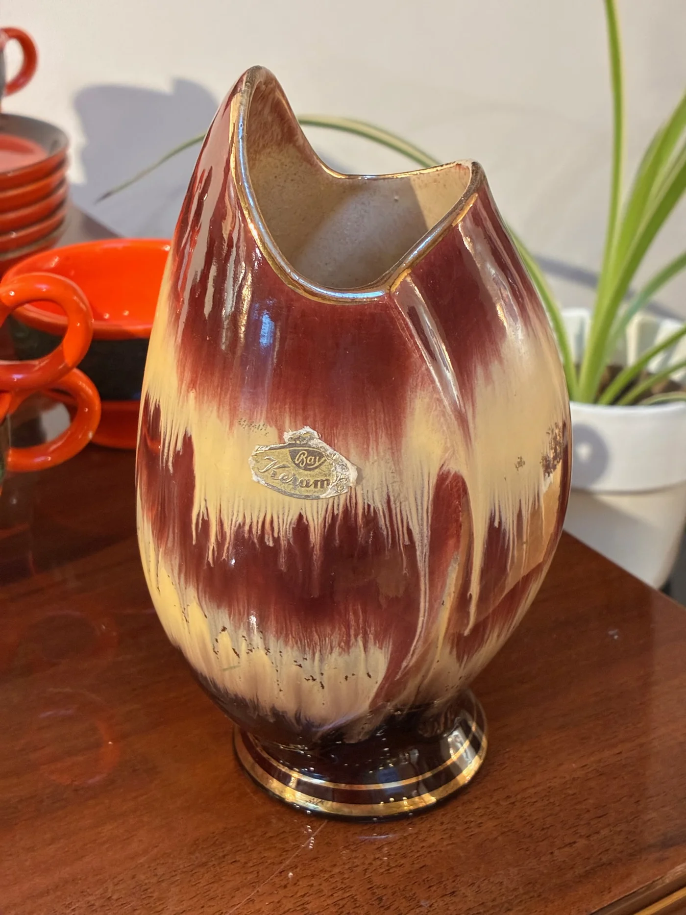 Vase céramique dessus assymétrique flammé tons rouges et blancs - Origine allemande Bay Keramik - Mid-century