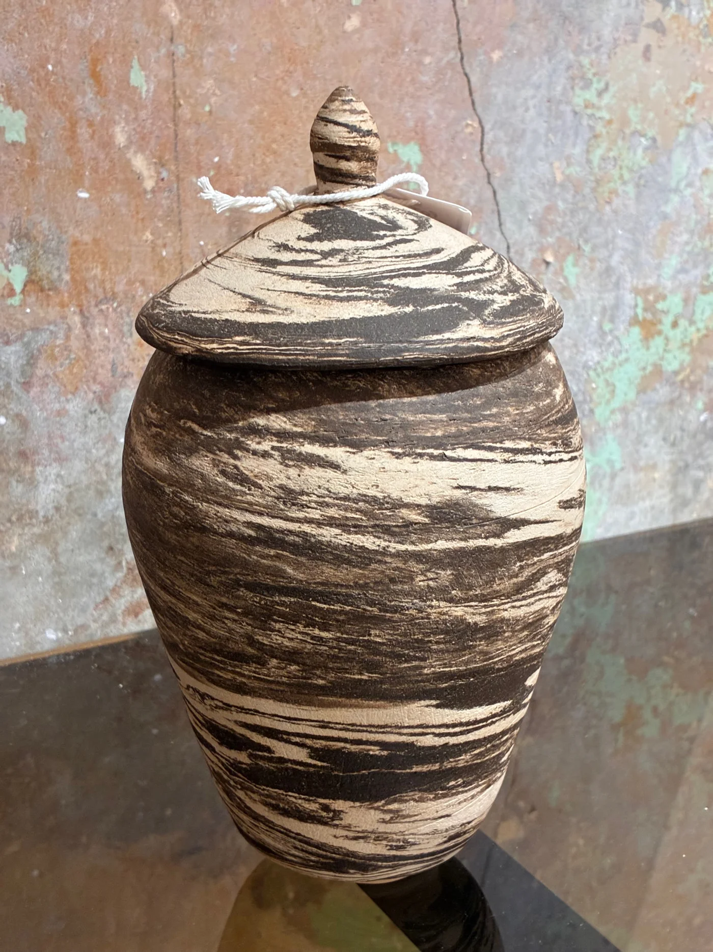 Pot en céramique monogrammé avec couvercle - Ht 21 cm