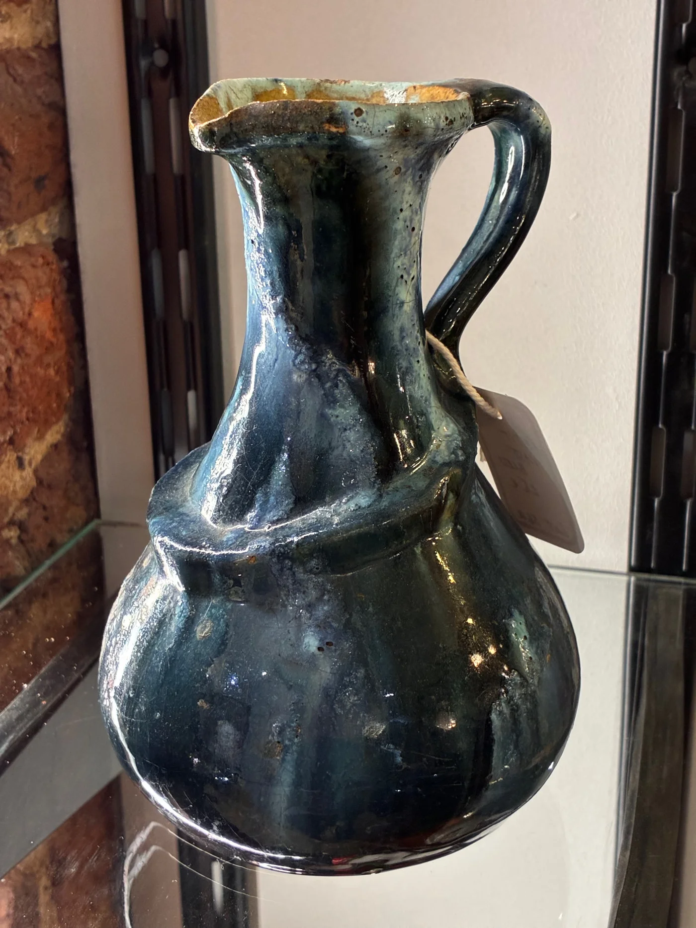Petit vase céramique bleu avec anse