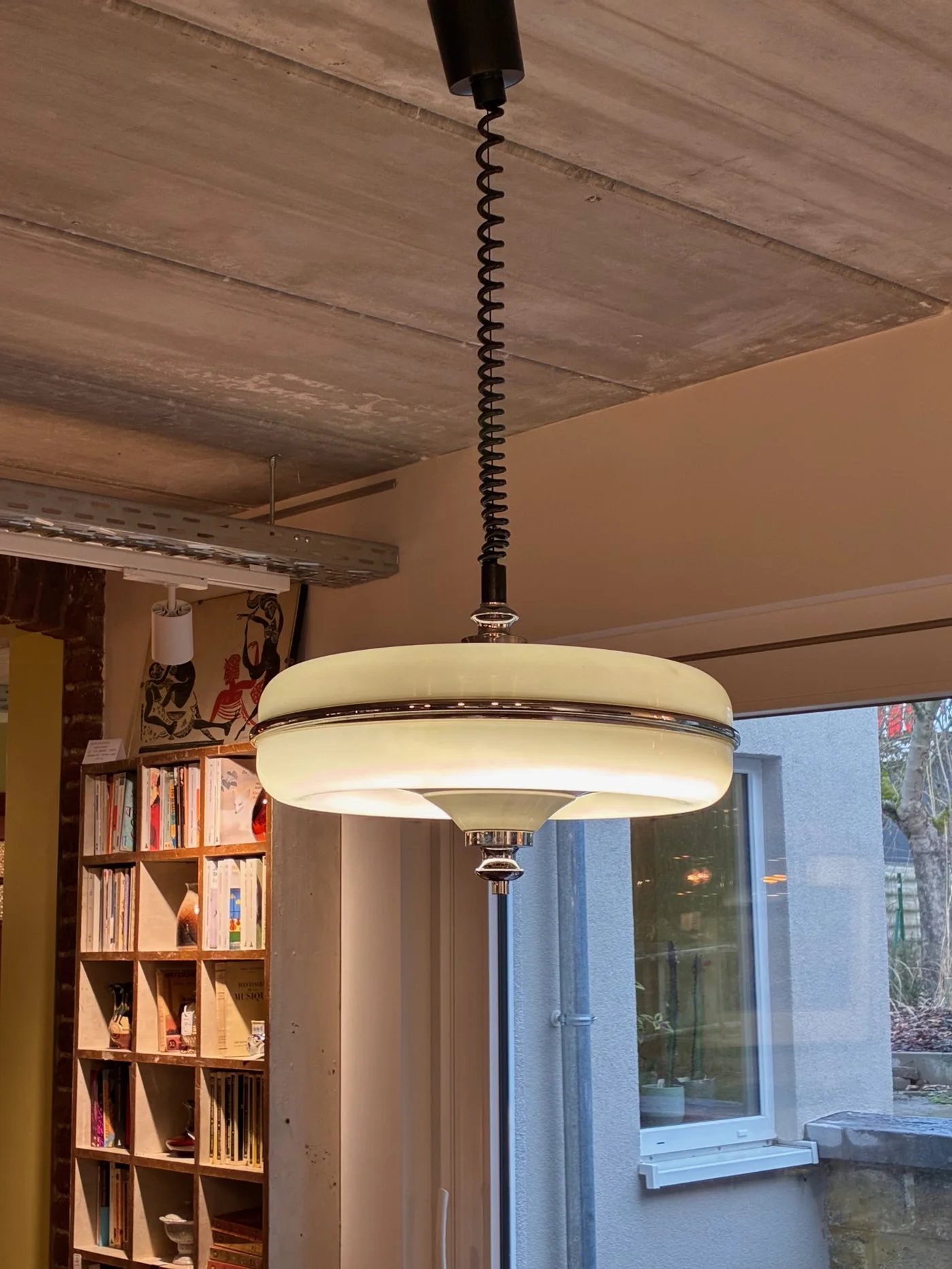 Suspension lumineuse vintage ronde, blanche et base chrome - Extensible - Diam 45 cm 